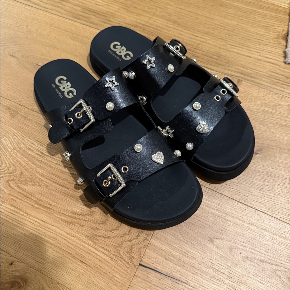 GBG Los Angeles Black Sandals with Gold Band Accents Sz. 9